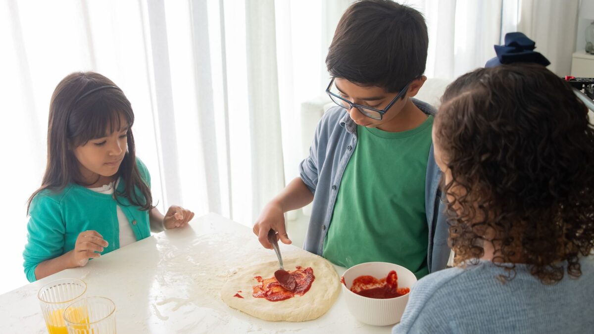 Evde Pizza Hamuru Ve Sosu Nasıl Yapılır? (İnce Ve Çıtır Hamur)