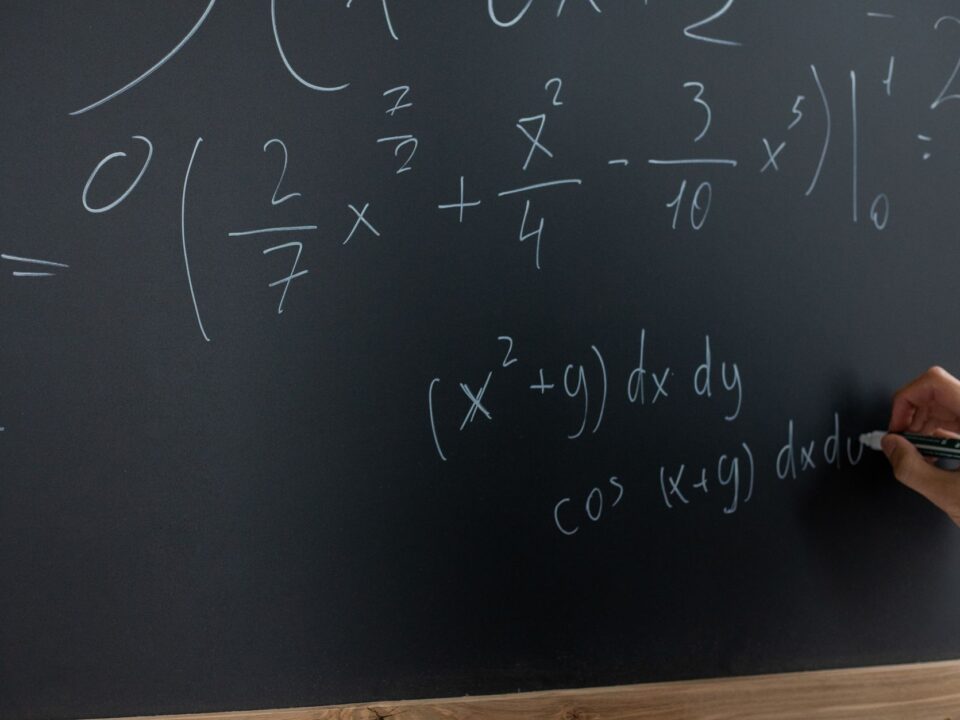 Ezber Yapma Teknikleri: Uzun Metinler ve Formüller En Hızlı Nasıl Ezberlenir?