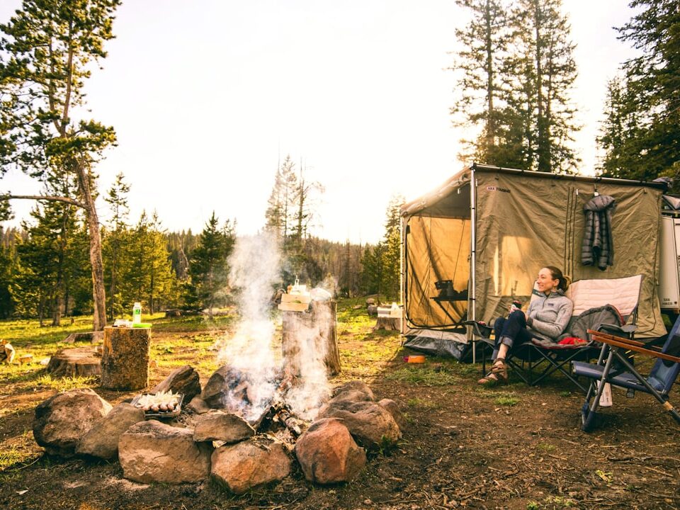 Kamp Yaparak Tatil Nasıl Yapılır? (Bütçesiz Konaklama Rehberi)