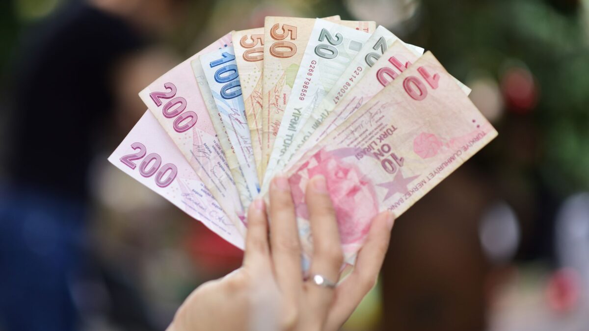Yurt Dışında Komisyonsuz Para Çekme ve Harcama Nasıl Yapılır?