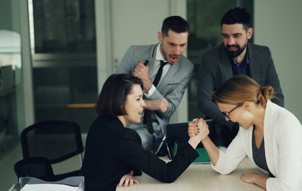 İş Yerinde İletişim Bozuklukları ve Çatışma Yönetimi Nasıl Yapılır?