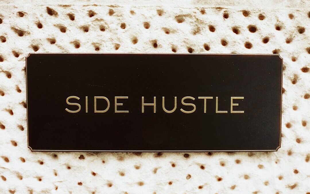 Yan Gelir (Side Hustle) Oluşturma: Tam Zamanlı İşin Yanında Ek İş Nasıl Yapılır?