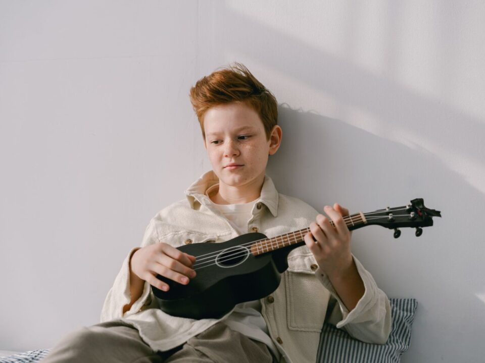 Ukulele Çalmaya Yeni Başlayanlar İçin Kolay Akorlar ve Şarkılar