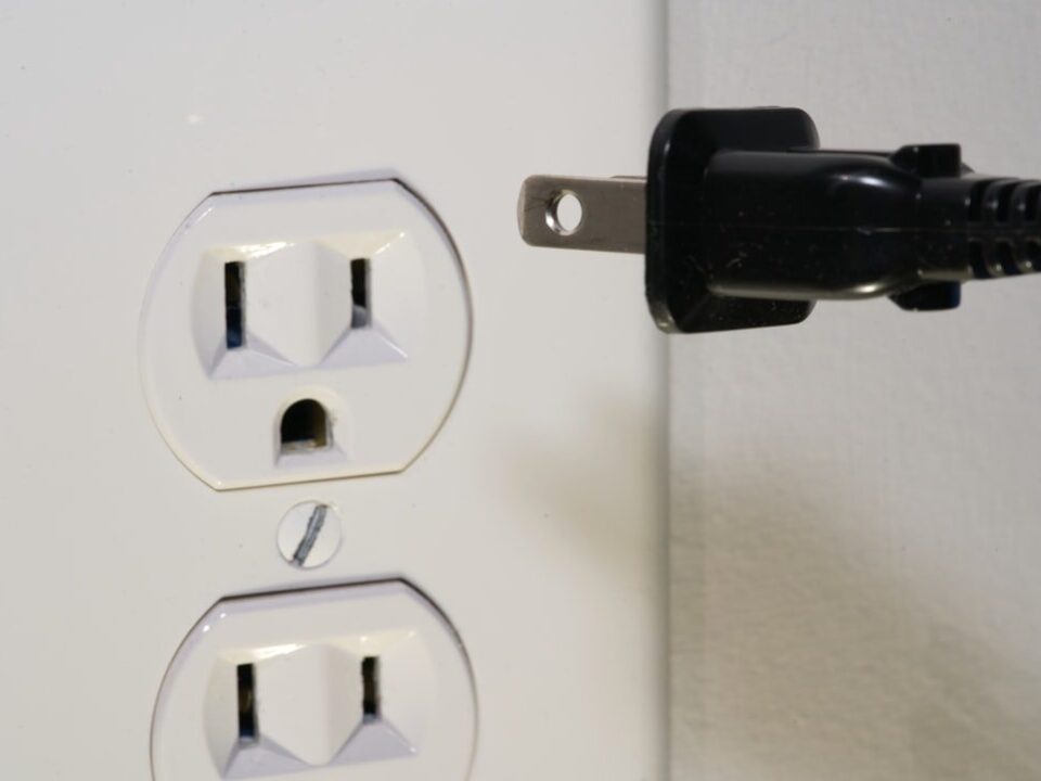 Çalışmayan Emniyetli Priz ve Elektrik Anahtarı Değişimi Nasıl Yapılır?